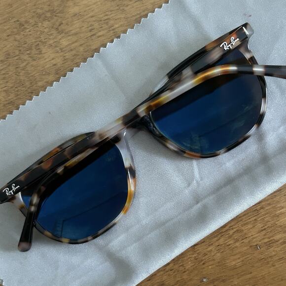 Ray-Ban Tortoise Brown Sunglasses - Picture 4 of 9